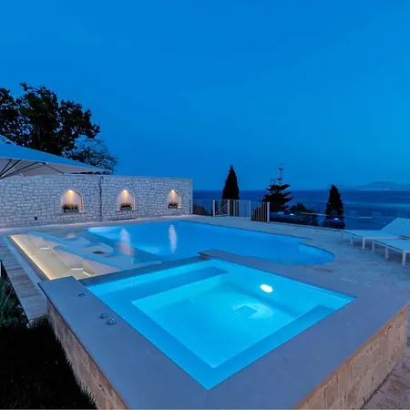 - Mara Villa